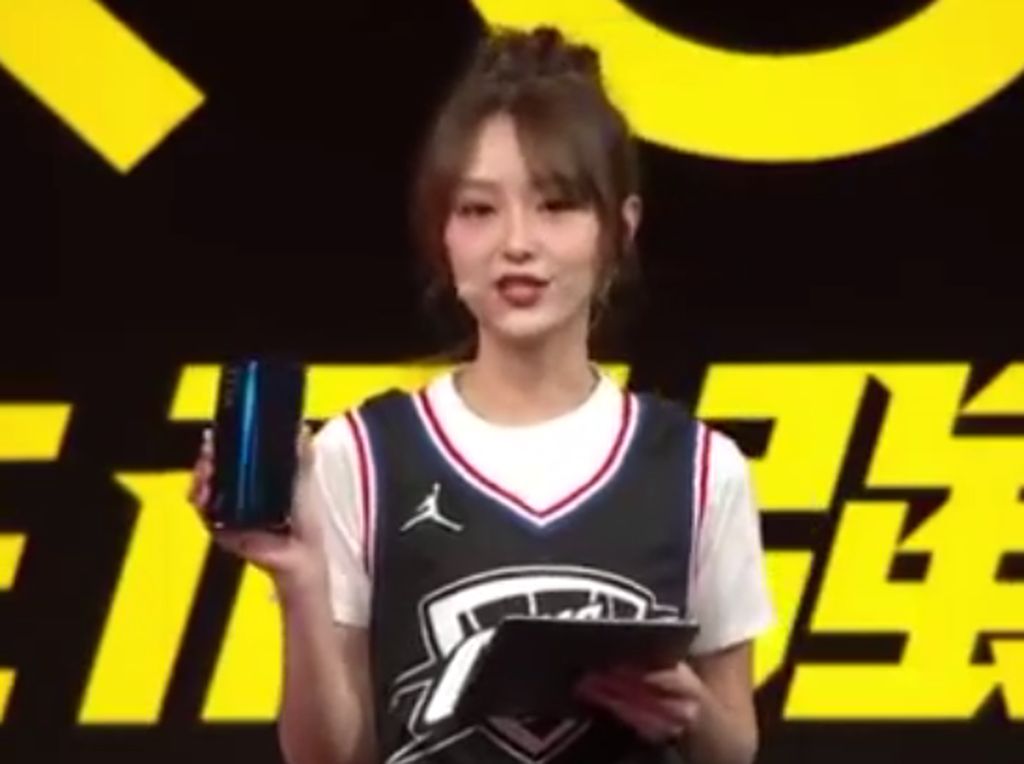 Penampakan Ponsel IQOO-nya Vivo di Tayangan NBA All Star Penampakan Ponsel IQOO-nya Vivo di Tayangan NBA All Star