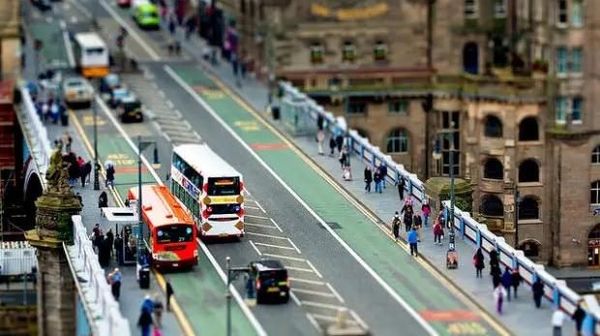 Melihat Isi Dunia Seperti Sebuah Miniatur