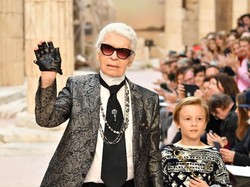 Sarung Tangan Karl Lagerfeld Dilelang, Laris Hampir Rp 800 Juta