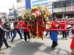 Barongsai hingga Reog Ponorogo Meriahkan Cap Go Meh di Bekasi