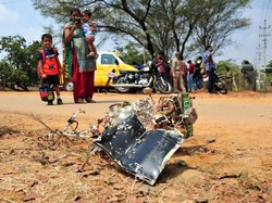Pesawat Militer India Jatuh di Permukiman Warga, 3 Orang Tewas