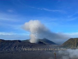 Bromo Erupsi, BPBD Kabupaten Malang Deteksi Sebaran Abu Bromo Erupsi, BPBD Kabupaten Malang Deteksi Sebaran Abu