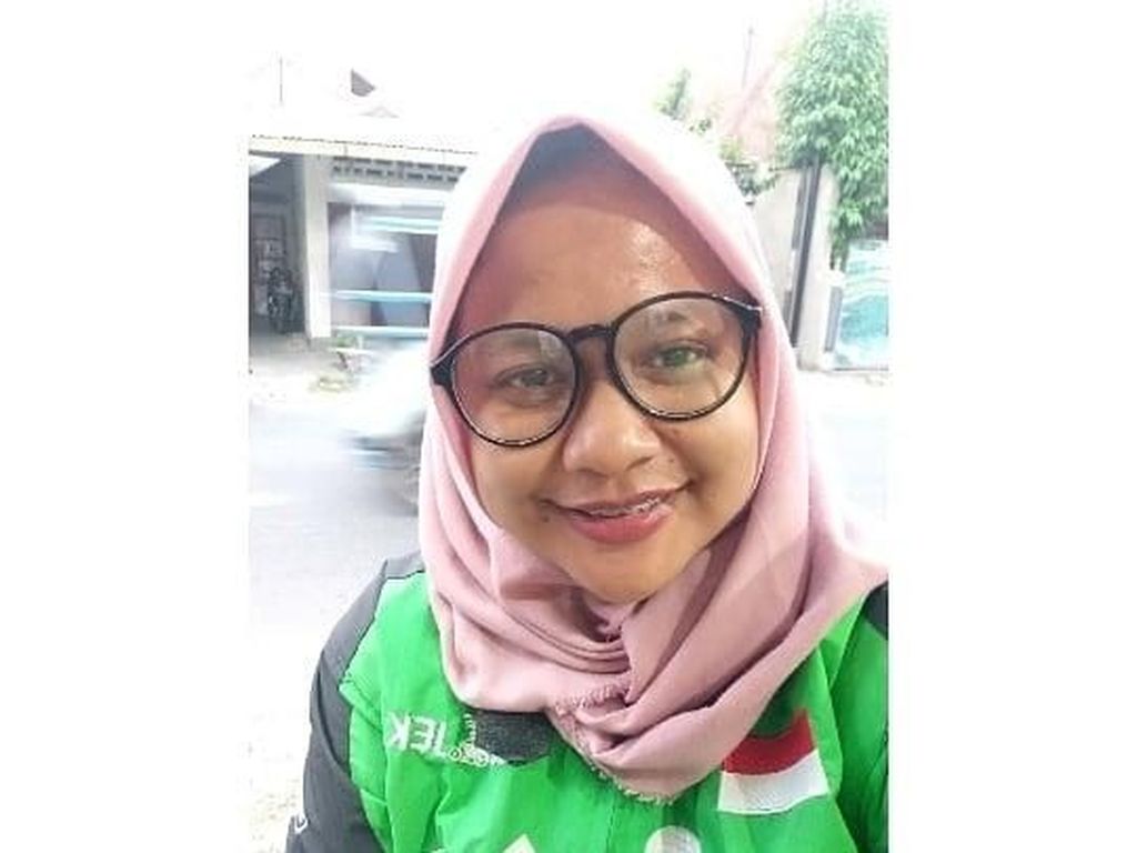 Sedih! Cerita Viral Driver Ojol Kehilangan Tangan, Diamputasi karena Infeksi Sedih! Cerita Viral Driver Ojol Kehilangan Tangan, Diamputasi karena Infeksi