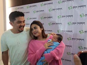 Selvi Kitty Umumkan Nama Anak, Artinya Tambang Emas Selvi Kitty Umumkan Nama Anak, Artinya Tambang Emas