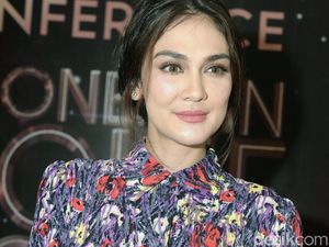Ditanya soal Syahrini dan Reino Nikah, Luna Maya Lempar Senyuman Ditanya soal Syahrini dan Reino Nikah, Luna Maya Lempar Senyuman