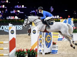 Atlet Berkuda Indonesia Naik Podium di Hongkong Atlet Berkuda Indonesia Naik Podium di Hongkong