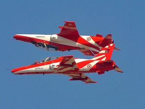 2 Pesawat Tempur India Tabrakan di Udara Saat Latihan Aerobatik