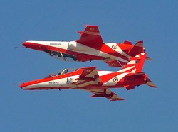 Video Dua Pesawat Akrobatik India Tabrakan, 1 Pilot Tewas