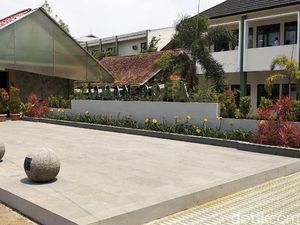 Ini Taman SMPN 2 Bandung yang Diduga Dibangun dari Hasil Pungli Ini Taman SMPN 2 Bandung yang Diduga Dibangun dari Hasil Pungli