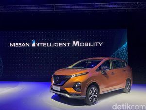 Nissan Livina Mulai Rp 198,8 Juta - Rp 261,9 Juta Nissan Livina Mulai Rp 198,8 Juta - Rp 261,9 Juta