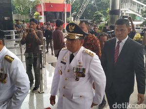 Usai Dilantik, Khofifah-Emil dan Syamsuar-Edy Datangi KPK Usai Dilantik, Khofifah-Emil dan Syamsuar-Edy Datangi KPK