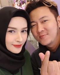 Richie Five MInutes dan istri
