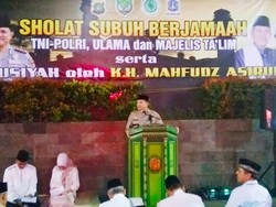 Tangkal Hoax Lewat Subuh Berjemaah ala Kapolres Jakbar