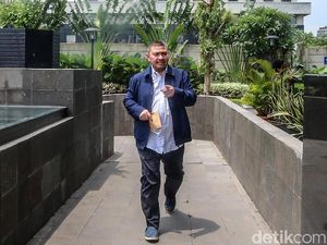 Ketua Fraksi PAN Diperiksa KPK Ketua Fraksi PAN Diperiksa KPK