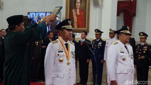 Jokowi Lantik Gubernur dan Wagub Riau