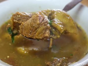 Soto Ayam Ambengan Pikul Jadi Soto Legendaris