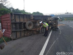 Ini Bahaya Mobil Kecil Dekat-dekat Kendaraan Besar