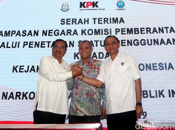 Momen KPK Serahkan Aset Koruptor Rp 110 M ke BNN dan Kejagung