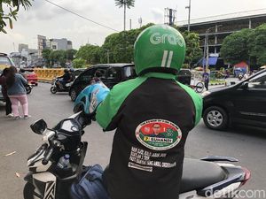 Mimpi Tukang Ojek Menggapai Senayan