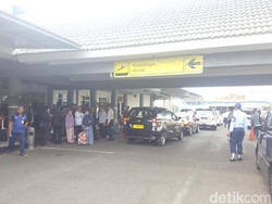 Penerbangan Bandara Abdulrachman Saleh Tak Terimbas Abu Bromo