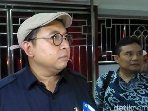 Kunker ke Rutan Medaeng, Fadli Zon Sekaligus Jenguk Ahmad Dhani Kunker ke Rutan Medaeng, Fadli Zon Sekaligus Jenguk Ahmad Dhani