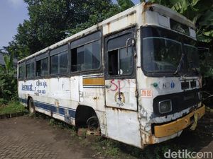 Purnatugas Bus PPD Tua, Menanti untuk Dimutilasi Purnatugas Bus PPD Tua, Menanti untuk Dimutilasi