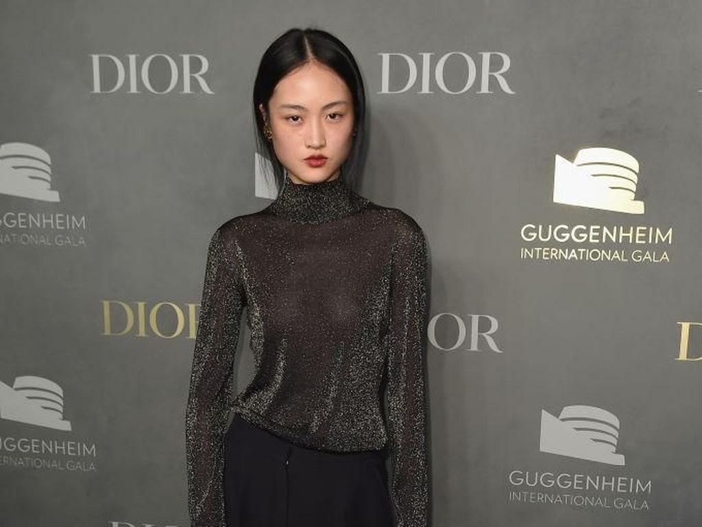 Iklan Lipstik Zara di China Dikritik Karena Tampilkan Model dengan Freckles