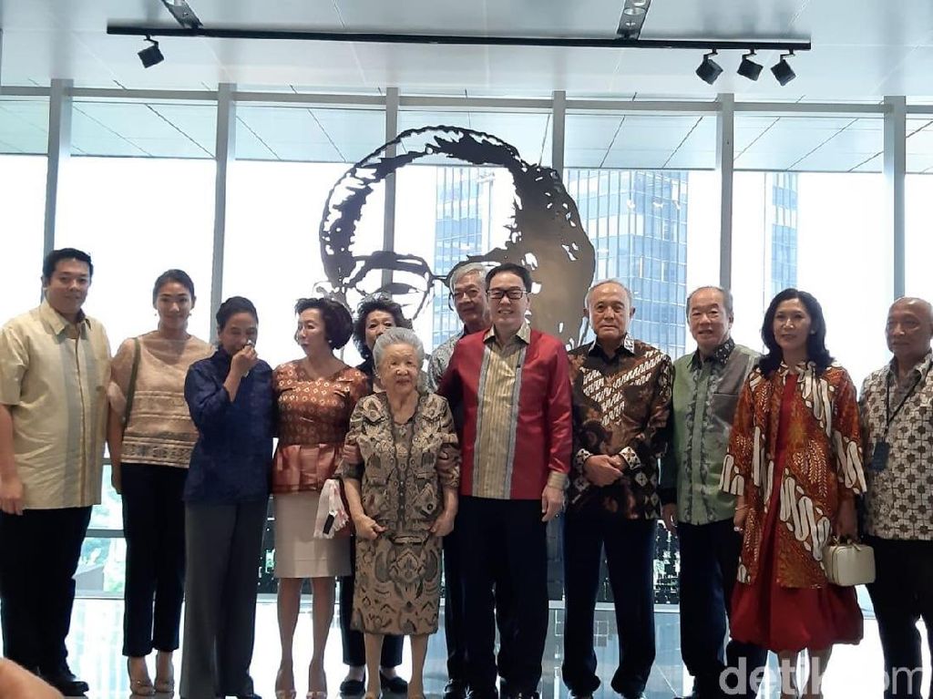Tetes Air Mata Rini Kenang William Soeryadjaya di Menara Astra Tetes Air Mata Rini Kenang William Soeryadjaya di Menara Astra