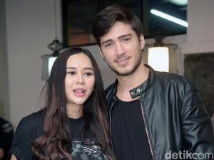 Aura Kasih Nggak Takut Gendut Setelah Melahirkan