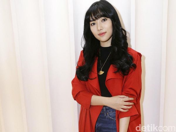 Terpesona Kecantikan Isyana Sarasvati