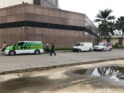 Ada Ledakan, 2 Ambulans Disiagakan di Mal Taman Anggrek