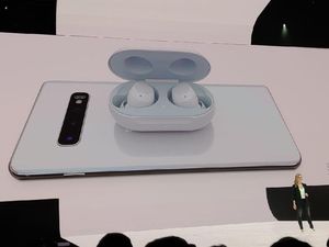 Kenalkan Galaxy Buds, Pesaing AirPod Bikinan Samsung Kenalkan Galaxy Buds, Pesaing AirPod Bikinan Samsung
