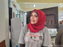 Payudara Tak Kencang Lagi, Gara-gara Menyusui? Ini Kata Lula Kamal