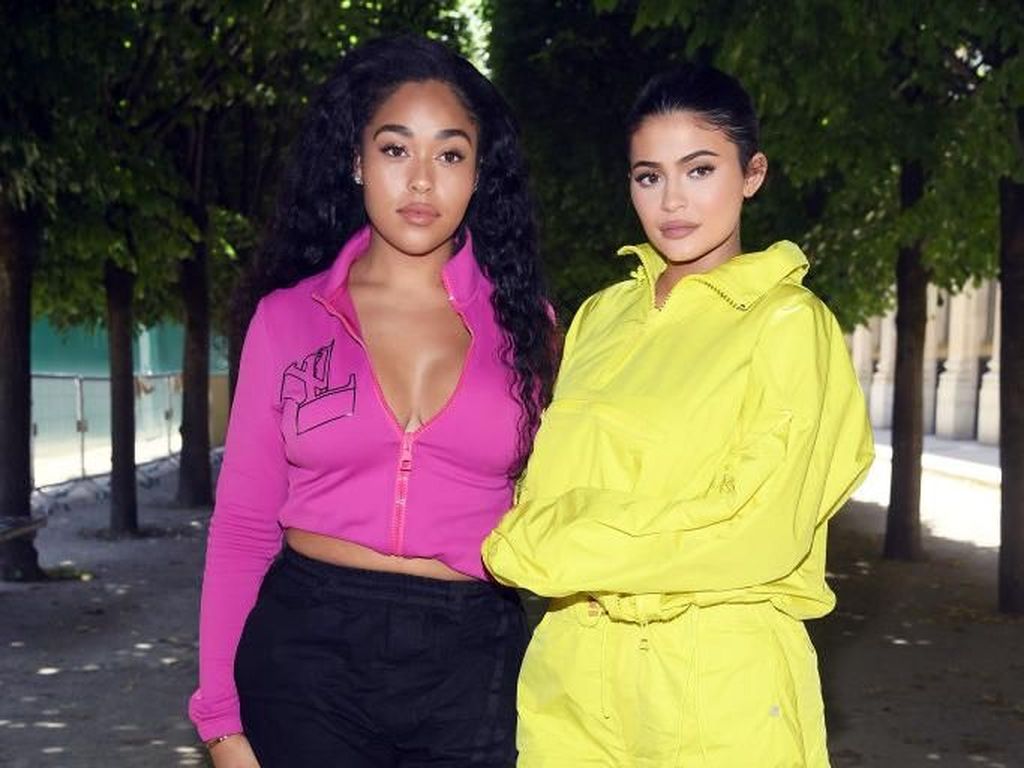 Kylie Jenner Diskon Lipstik Jordyn Woods Setelah Skandal Perselingkuhan Kylie Jenner Diskon Lipstik Jordyn Woods Setelah Skandal Perselingkuhan