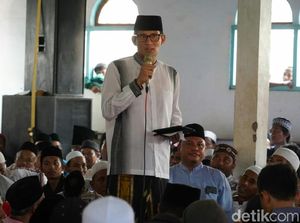 Sandiaga Ucapkan Belasungkawa atas Wafatnya Ibunda Ustaz Abdul Somad Sandiaga Ucapkan Belasungkawa atas Wafatnya Ibunda Ustaz Abdul Somad
