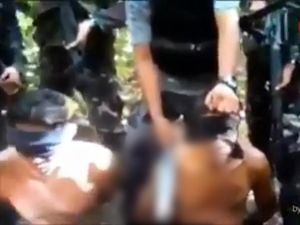 Video WNI yang Ditodong Golok Kelompok Abu Sayyaf Video WNI yang Ditodong Golok Kelompok Abu Sayyaf