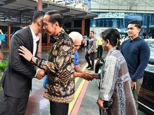 Video Jokowi Tiba di Singapura Jenguk Ani Yudhoyono