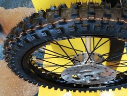 Alasan Motor Trail Pakai Pelek Jari-Jari