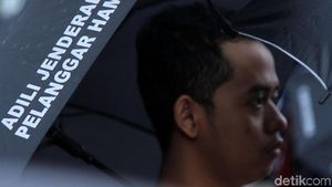Diguyur Hujan, Aksi Kamisan ke-575 Digelar di Depan Istana