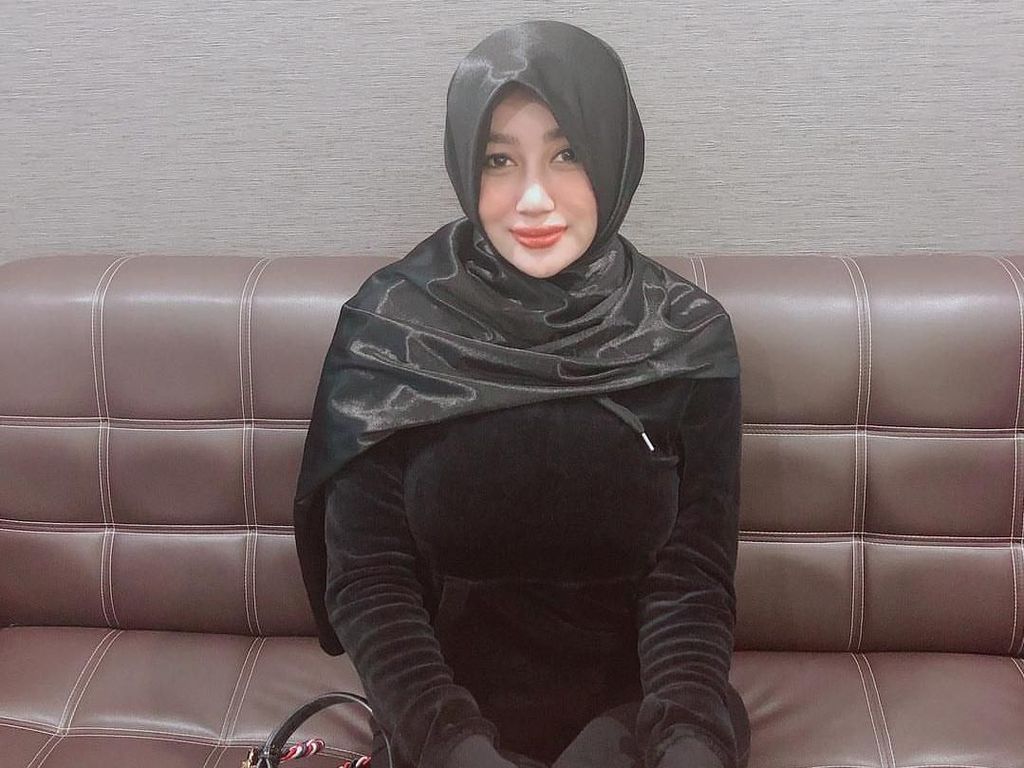 Pamela Duo Serigala Hilangkan Imej Seksi saat Ramadhan Pamela Duo Serigala Hilangkan Imej Seksi saat Ramadhan