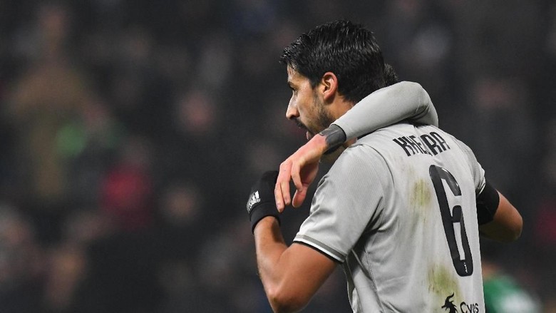 Operasi Jantung Sukses, Khedira Istirahat Sebulan