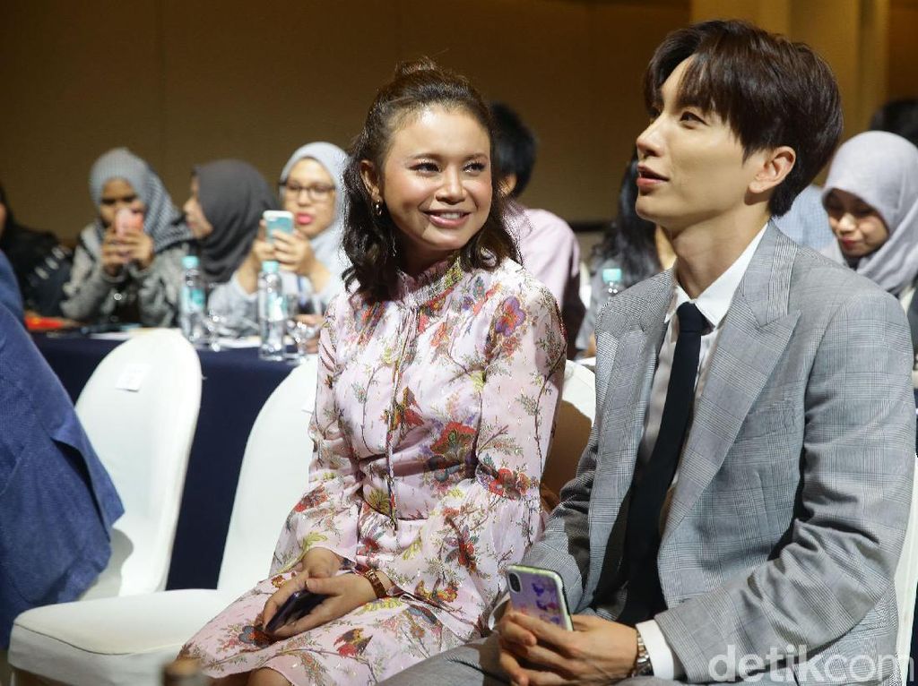 Jantung Leeteuk Suju Berdebar Kolaborasi dengan Rossa Jantung Leeteuk Suju Berdebar Kolaborasi dengan Rossa
