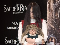 The Sacread Riana: Beginning: Horor Fantasi Perjalanan Karier Riana