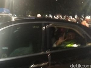 Salam Dua Jari, Fadli Zon-Fahri Hamzah Hadiri Munajat 212 di Monas Salam Dua Jari, Fadli Zon-Fahri Hamzah Hadiri Munajat 212 di Monas