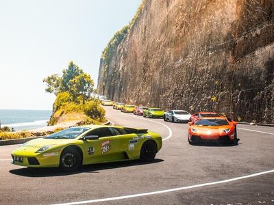 Komunitas Mobil Mewah Lamborghini Plesiran di Bali