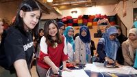 Mengubah Sampah Menjadi Rupiah