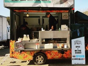 Dukung Drama Baru Lee Jong Suk, Sahabatnya Kirimi Coffee Truk Dukung Drama Baru Lee Jong Suk, Sahabatnya Kirimi Coffee Truk