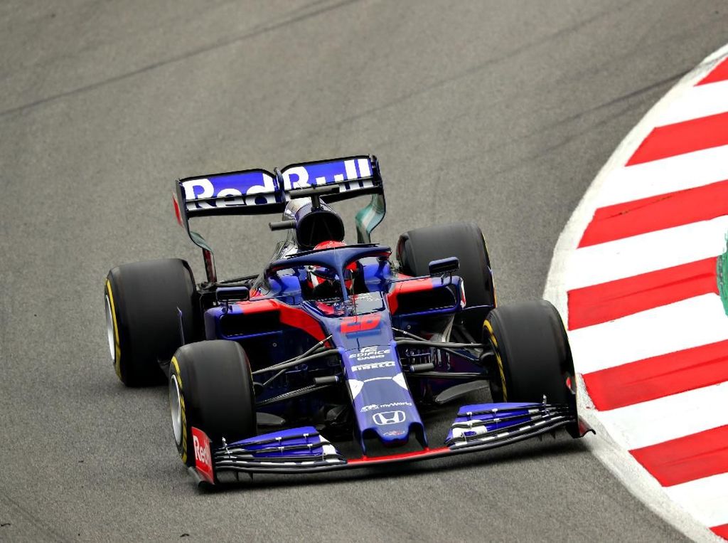 Daniil Kvyat Puncaki Hari Ketiga Tes F1 Barcelona Daniil Kvyat Puncaki Hari Ketiga Tes F1 Barcelona