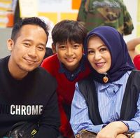 Denny Cagur dan keluarga