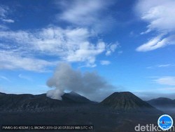 Soal Letupan Asap Bromo, Humas TNBTS: Wajar Karena Gunung Aktif